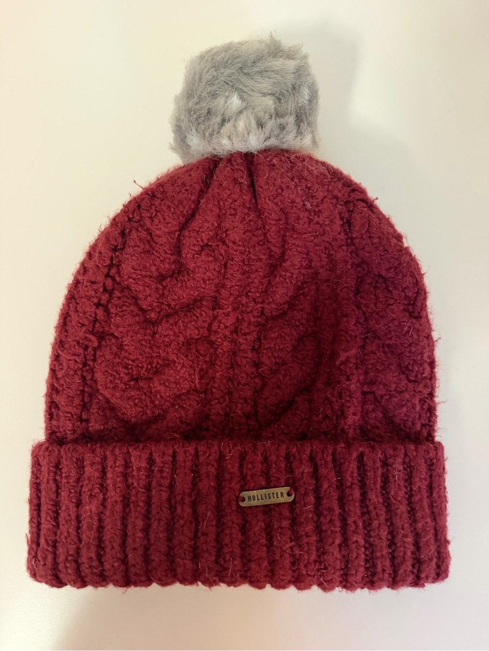 Hollister Women's Wine Cable-Knit Pom Beanie